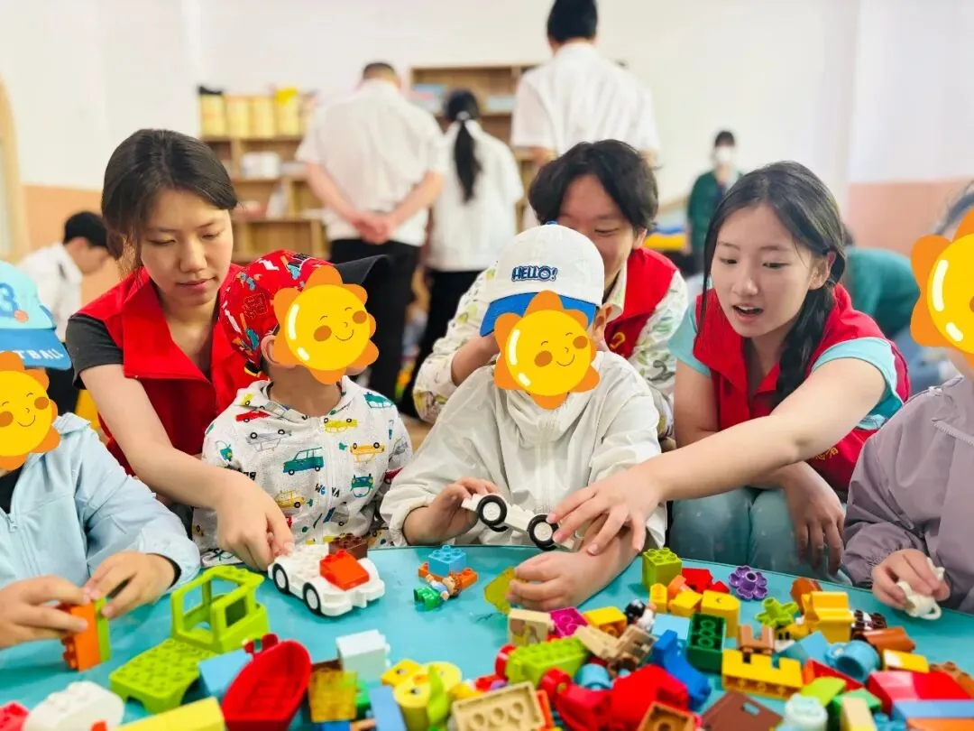 党建引领暖童心 乐高拼搭筑星光 | 用乐高融合,点亮星宝的成长之路