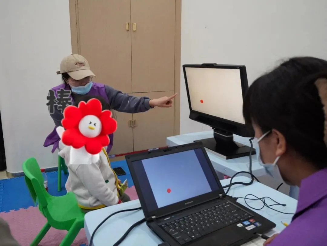 携手“瞳”行:儿童视力筛查公益活动